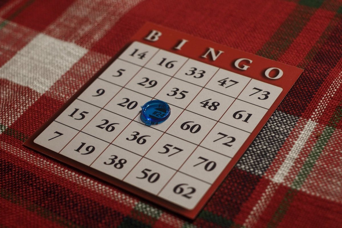 Bingo cards and numbered balls